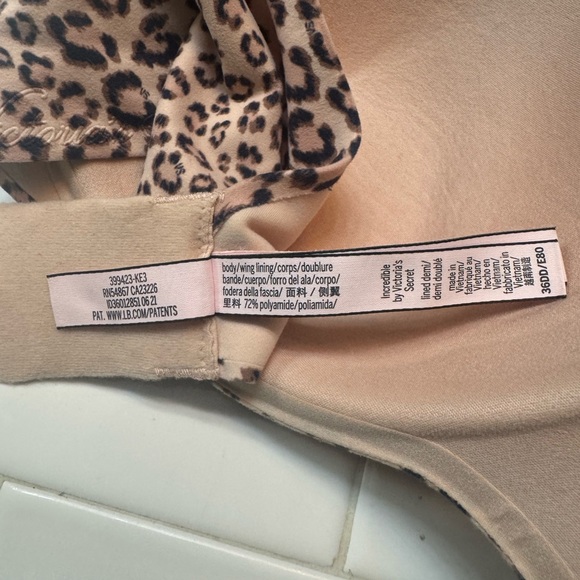Victoria’s Secret 36DD bra - Picture 2 of 3